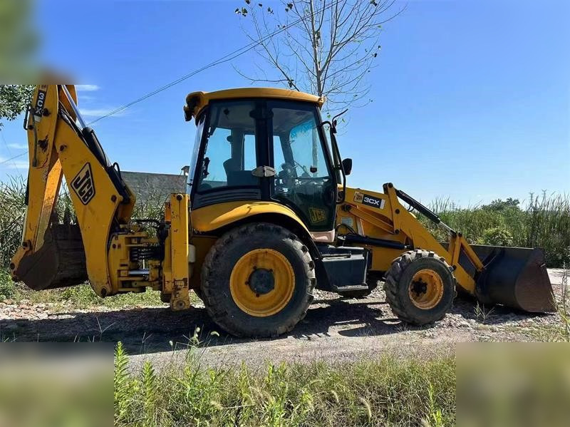 JCB 3CX - Rovokopač-utovarivač: slika JCB 3CX - Rovokopač-utovarivač JCB 3CX - Rovokopač-utovarivač: slika JCB 3CX - Rovokopač-utovarivač
