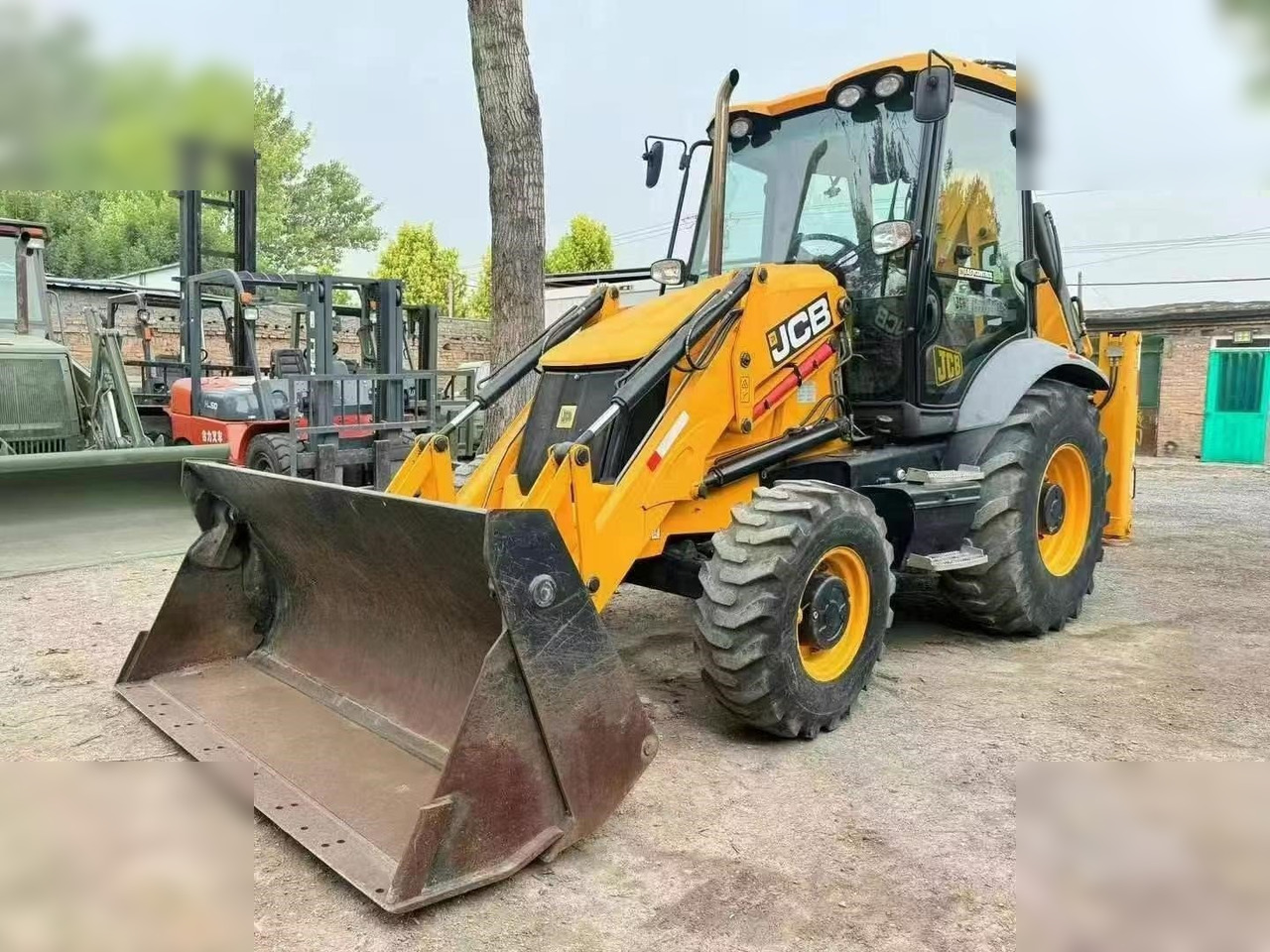 JCB 3CX - Rovokopač-utovarivač: slika JCB 3CX - Rovokopač-utovarivač JCB 3CX - Rovokopač-utovarivač: slika JCB 3CX - Rovokopač-utovarivač