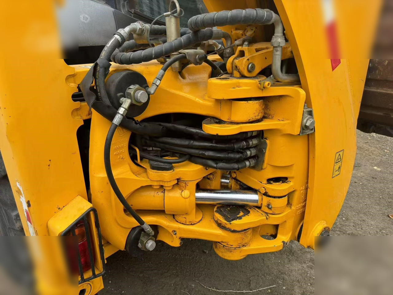 Rovokopač-utovarivač JCB 3CX: slika Rovokopač-utovarivač JCB 3CX