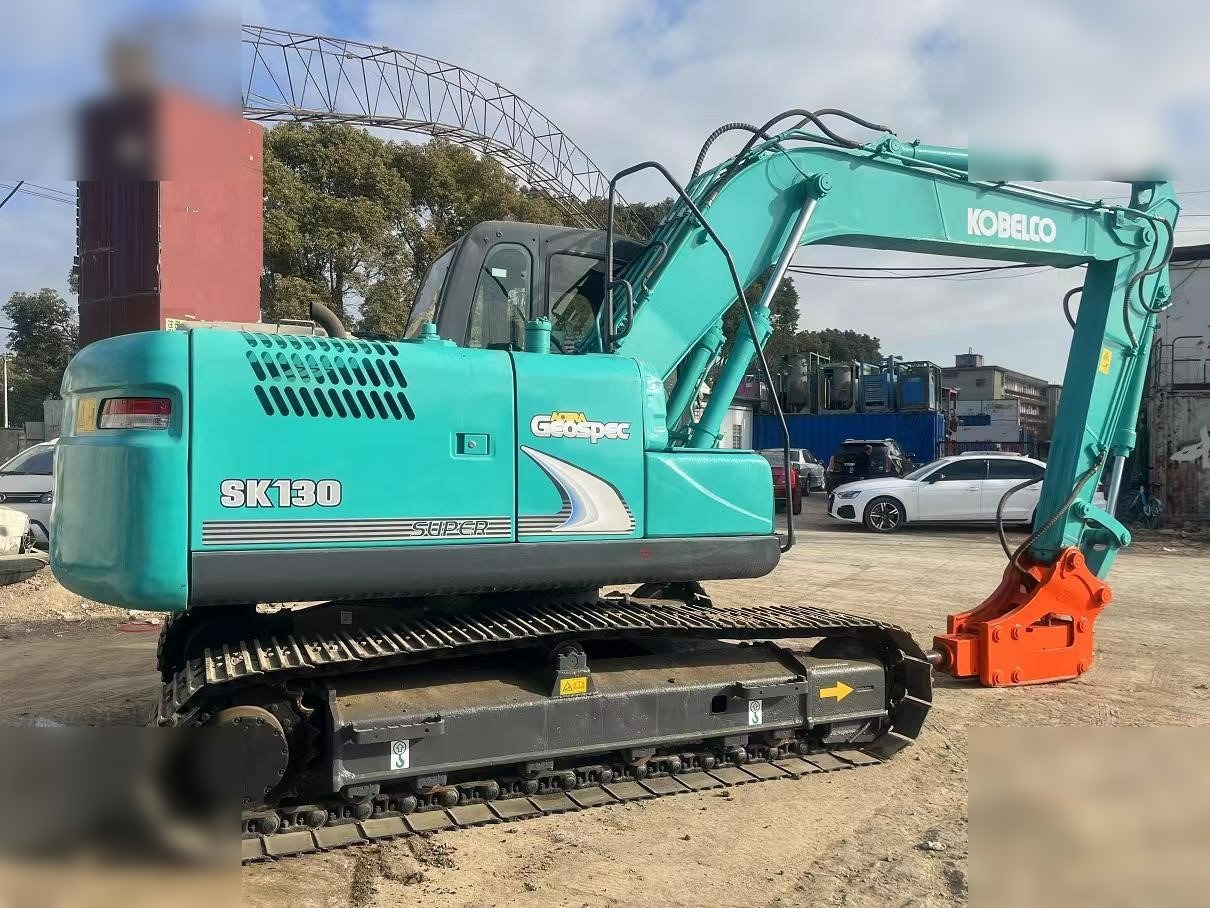 KOBELCO SK130-8 - Bager gusjeničar: slika KOBELCO SK130-8 - Bager gusjeničar KOBELCO SK130-8 - Bager gusjeničar: slika KOBELCO SK130-8 - Bager gusjeničar