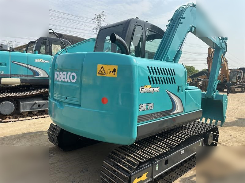 KOBELCO SK75-8 - Bager gusjeničar: slika KOBELCO SK75-8 - Bager gusjeničar KOBELCO SK75-8 - Bager gusjeničar: slika KOBELCO SK75-8 - Bager gusjeničar