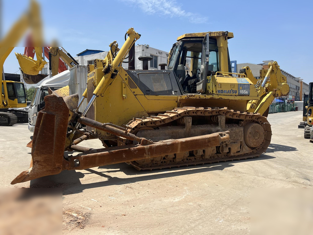 KOMATSU D155A-5 - Buldožer: slika KOMATSU D155A-5 - Buldožer KOMATSU D155A-5 - Buldožer: slika KOMATSU D155A-5 - Buldožer