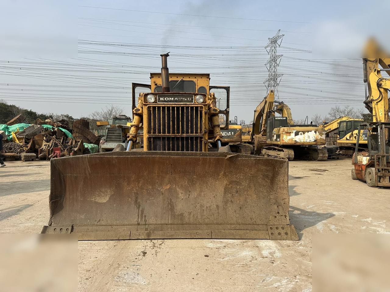 KOMATSU D85-18 - Buldožer: slika KOMATSU D85-18 - Buldožer KOMATSU D85-18 - Buldožer: slika KOMATSU D85-18 - Buldožer