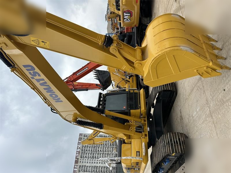 Bager gusjeničar KOMATSU PC200-8: slika Bager gusjeničar KOMATSU PC200-8