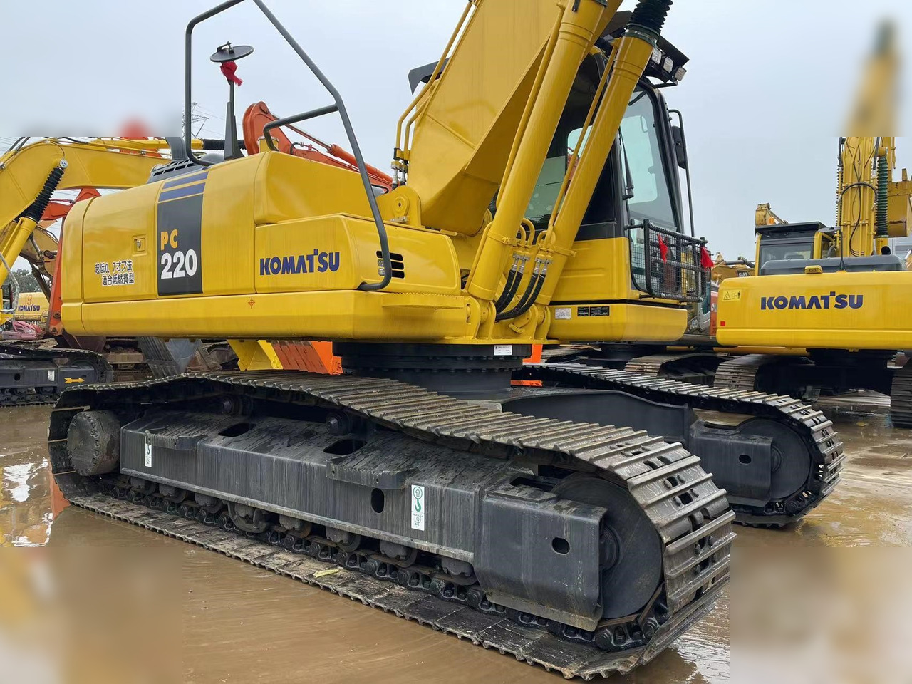 KOMATSU PC200-8 - Bager gusjeničar: slika KOMATSU PC200-8 - Bager gusjeničar KOMATSU PC200-8 - Bager gusjeničar: slika KOMATSU PC200-8 - Bager gusjeničar