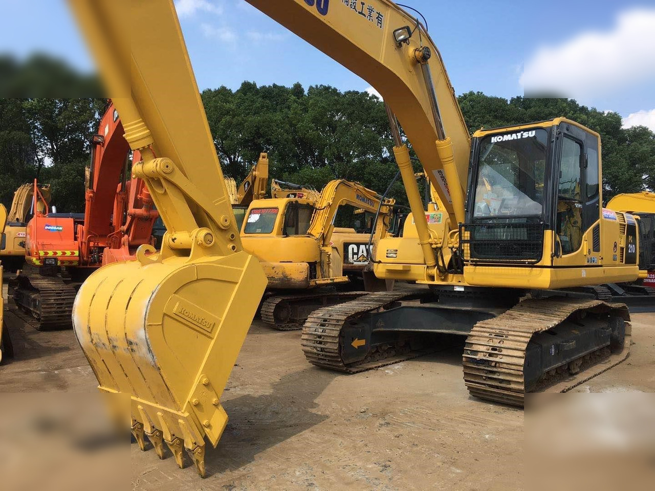 KOMATSU PC210-8N1 - Bager gusjeničar: slika KOMATSU PC210-8N1 - Bager gusjeničar KOMATSU PC210-8N1 - Bager gusjeničar: slika KOMATSU PC210-8N1 - Bager gusjeničar