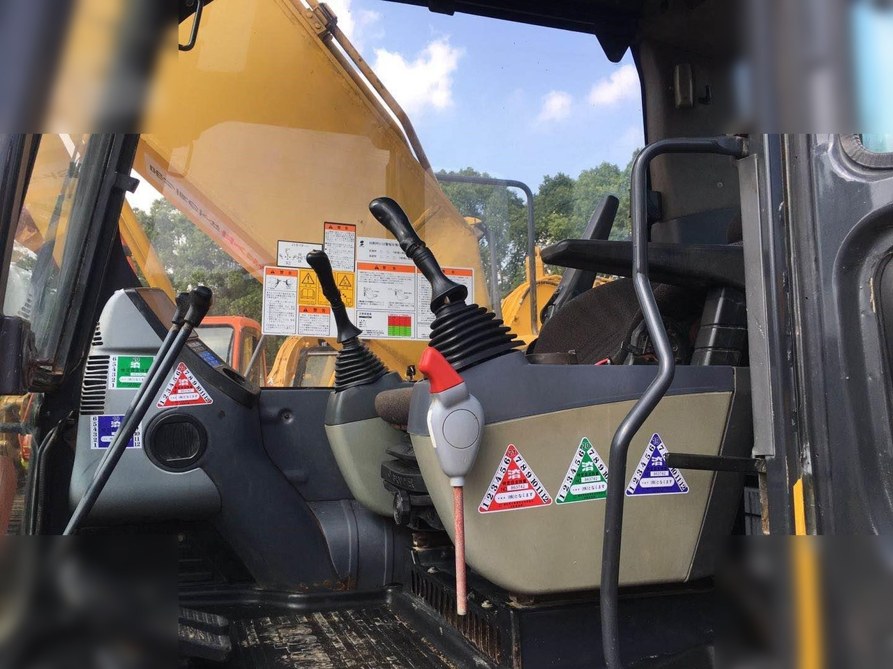 KOMATSU PC210-8N1 - Bager gusjeničar: slika KOMATSU PC210-8N1 - Bager gusjeničar KOMATSU PC210-8N1 - Bager gusjeničar: slika KOMATSU PC210-8N1 - Bager gusjeničar
