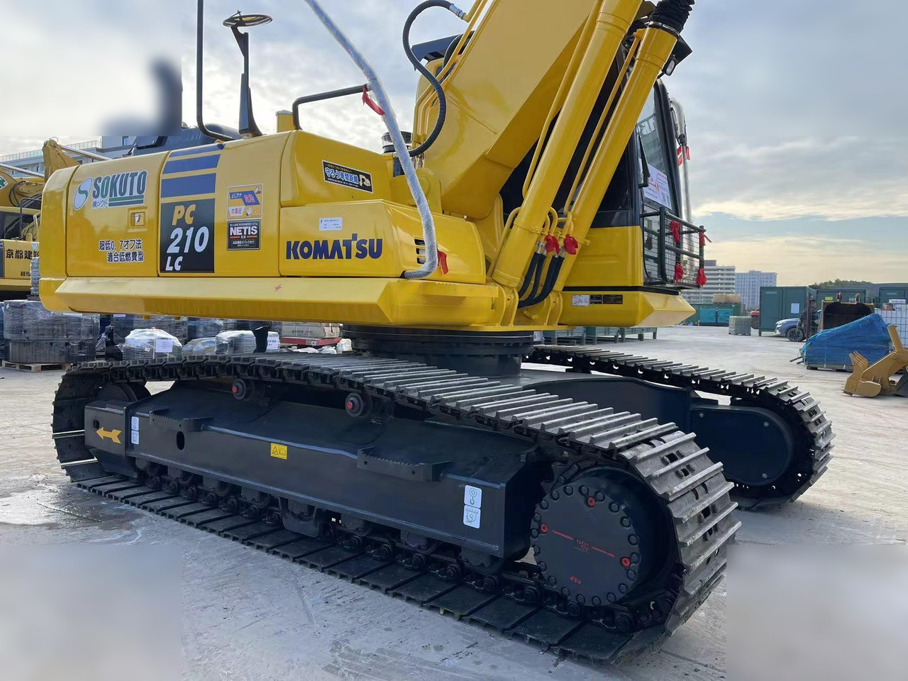 KOMATSU PC210 LC-8 - Bager gusjeničar: slika KOMATSU PC210 LC-8 - Bager gusjeničar KOMATSU PC210 LC-8 - Bager gusjeničar: slika KOMATSU PC210 LC-8 - Bager gusjeničar