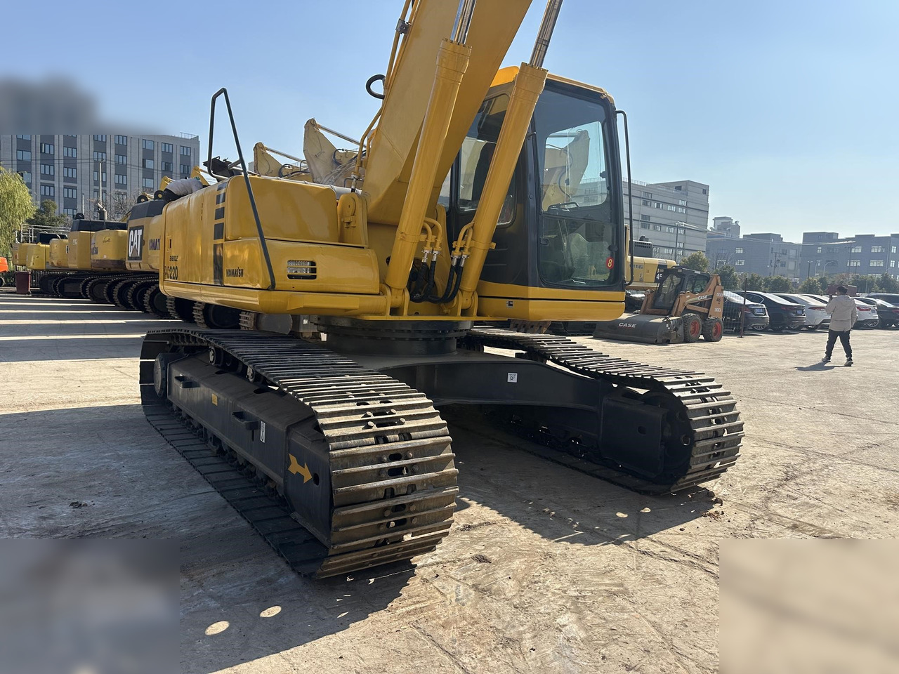 KOMATSU PC220-6 - Bager gusjeničar: slika KOMATSU PC220-6 - Bager gusjeničar KOMATSU PC220-6 - Bager gusjeničar: slika KOMATSU PC220-6 - Bager gusjeničar