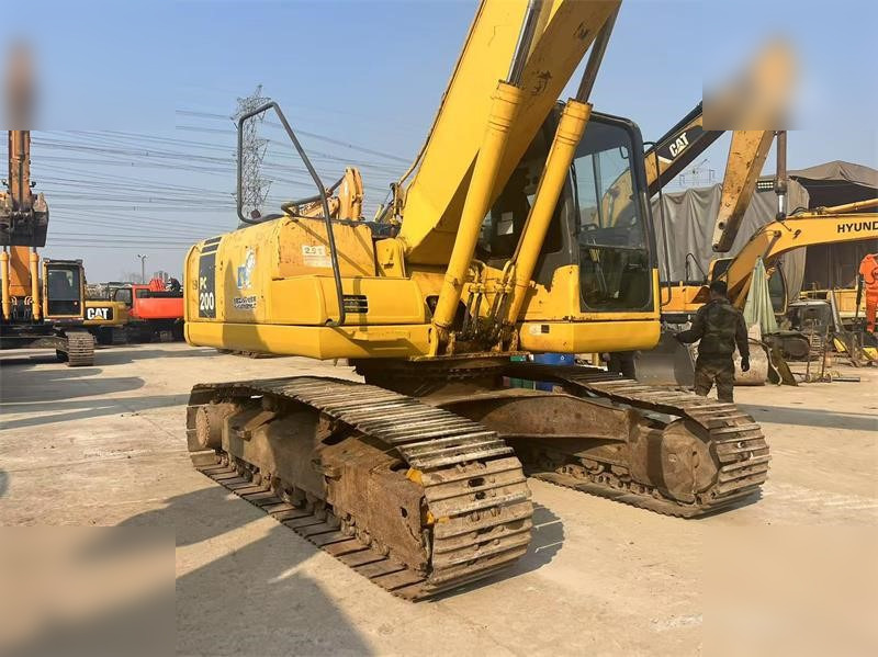 KOMATSU PC220-7 - Bager gusjeničar: slika KOMATSU PC220-7 - Bager gusjeničar KOMATSU PC220-7 - Bager gusjeničar: slika KOMATSU PC220-7 - Bager gusjeničar
