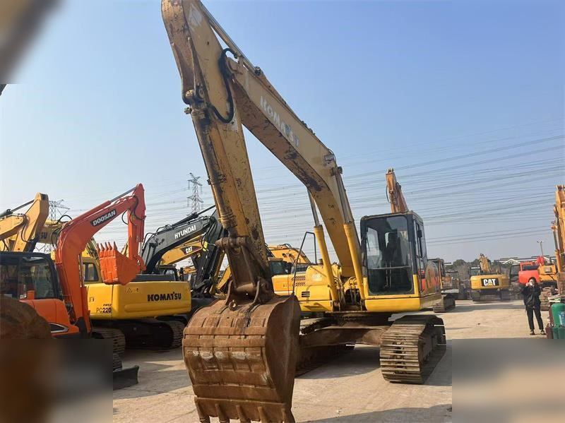 KOMATSU PC220-7 - Bager gusjeničar: slika KOMATSU PC220-7 - Bager gusjeničar KOMATSU PC220-7 - Bager gusjeničar: slika KOMATSU PC220-7 - Bager gusjeničar