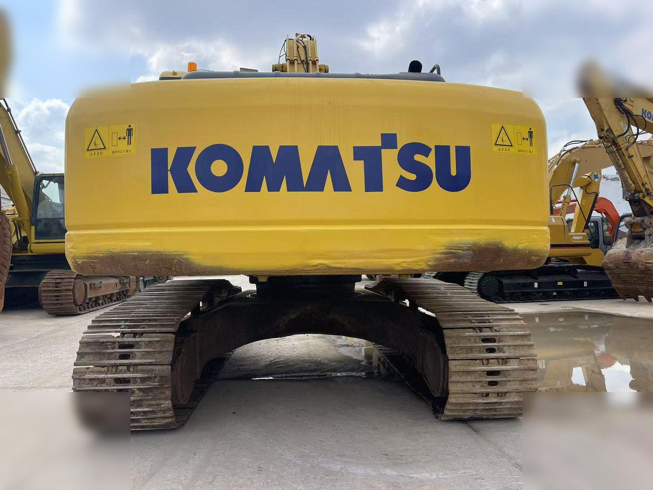 KOMATSU PC220-7 - Bager gusjeničar: slika KOMATSU PC220-7 - Bager gusjeničar KOMATSU PC220-7 - Bager gusjeničar: slika KOMATSU PC220-7 - Bager gusjeničar