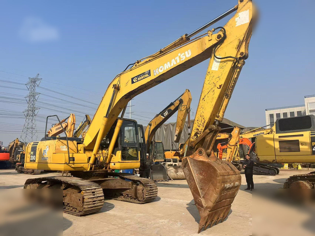 KOMATSU PC220-7 - Bager gusjeničar: slika KOMATSU PC220-7 - Bager gusjeničar KOMATSU PC220-7 - Bager gusjeničar: slika KOMATSU PC220-7 - Bager gusjeničar