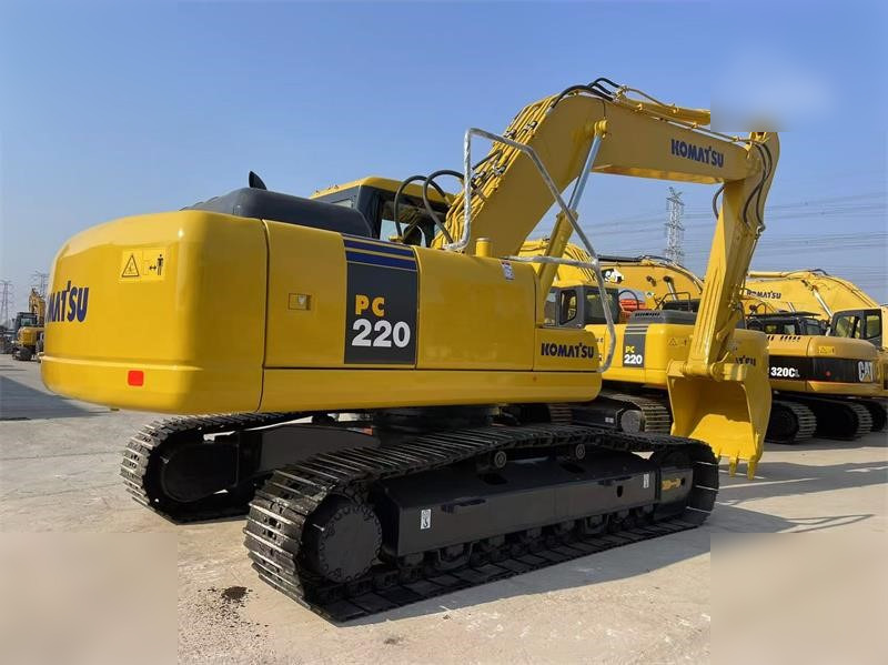 KOMATSU PC220-7 - Bager gusjeničar: slika KOMATSU PC220-7 - Bager gusjeničar KOMATSU PC220-7 - Bager gusjeničar: slika KOMATSU PC220-7 - Bager gusjeničar