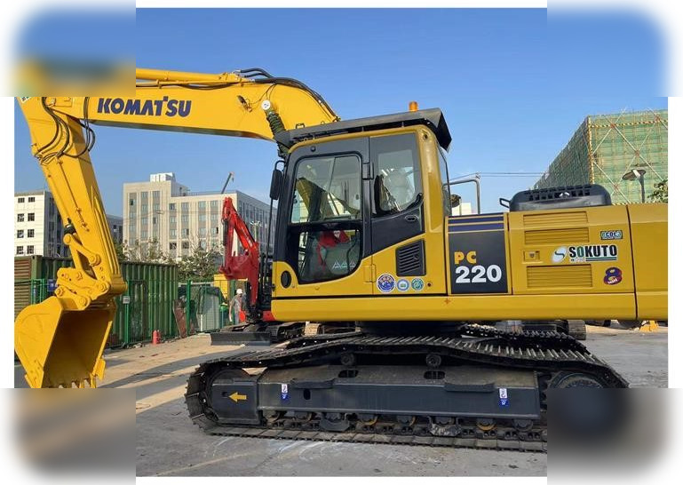 KOMATSU PC220-8 - Bager gusjeničar: slika KOMATSU PC220-8 - Bager gusjeničar KOMATSU PC220-8 - Bager gusjeničar: slika KOMATSU PC220-8 - Bager gusjeničar