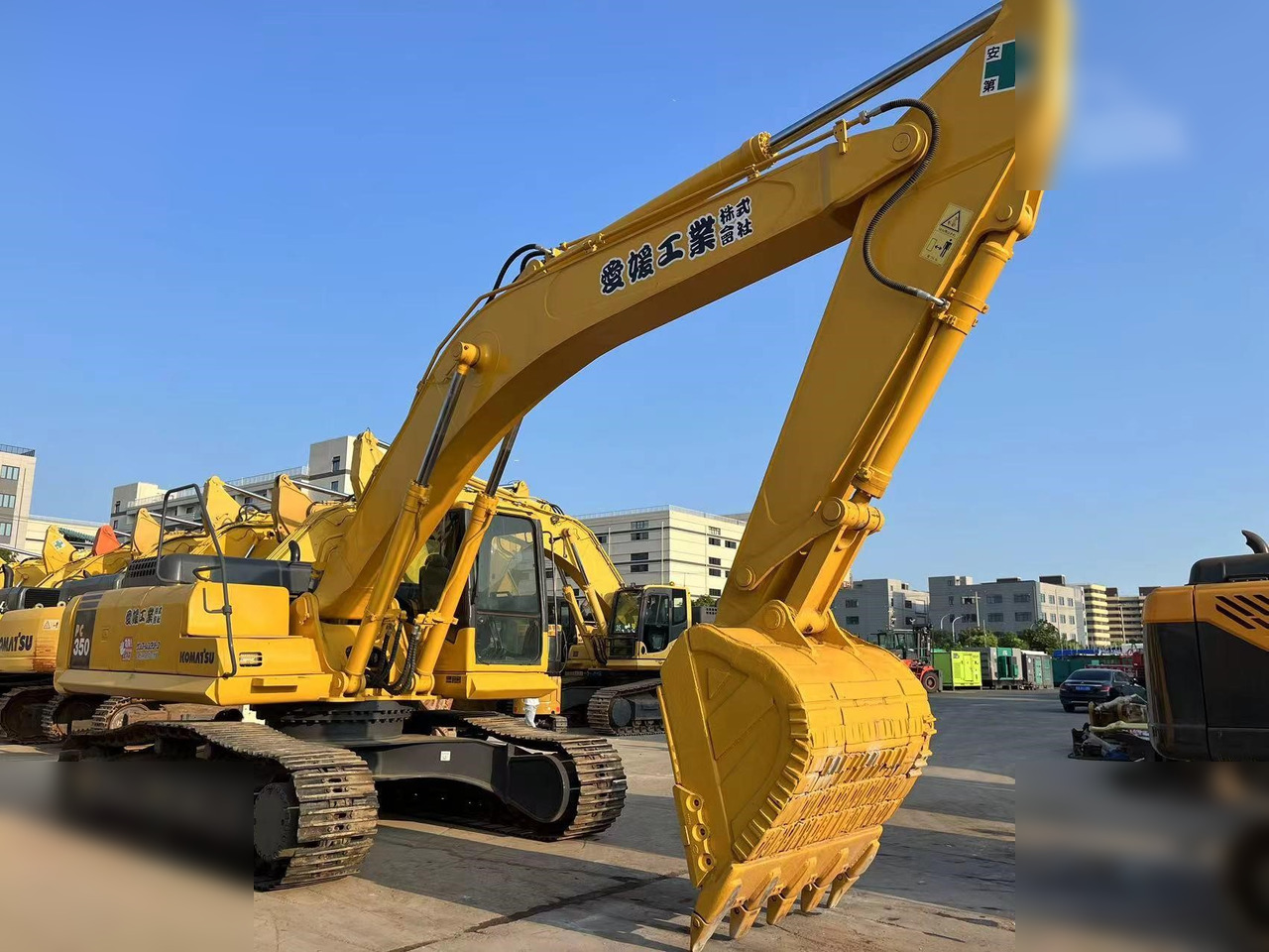 KOMATSU PC350-7 - Bager gusjeničar: slika KOMATSU PC350-7 - Bager gusjeničar KOMATSU PC350-7 - Bager gusjeničar: slika KOMATSU PC350-7 - Bager gusjeničar