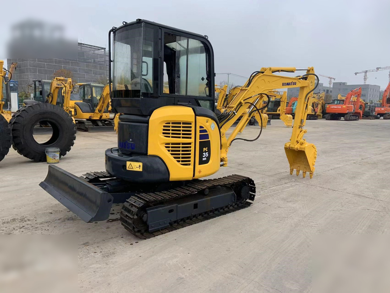 KOMATSU PC35MR-2 - Mini bager: slika KOMATSU PC35MR-2 - Mini bager KOMATSU PC35MR-2 - Mini bager: slika KOMATSU PC35MR-2 - Mini bager