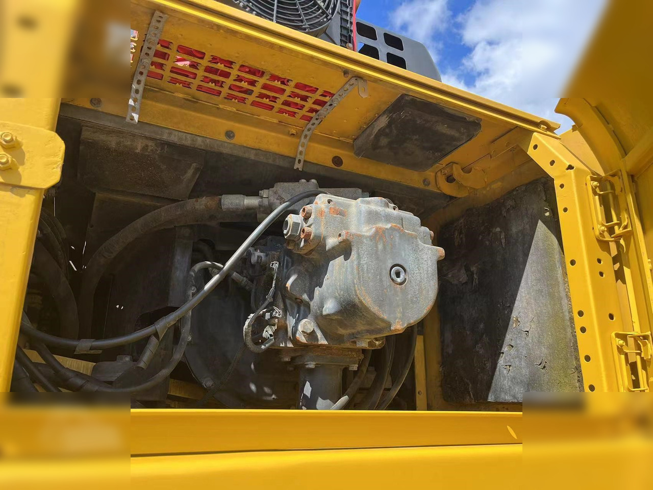 KOMATSU PC400-8R - Bager gusjeničar: slika KOMATSU PC400-8R - Bager gusjeničar KOMATSU PC400-8R - Bager gusjeničar: slika KOMATSU PC400-8R - Bager gusjeničar