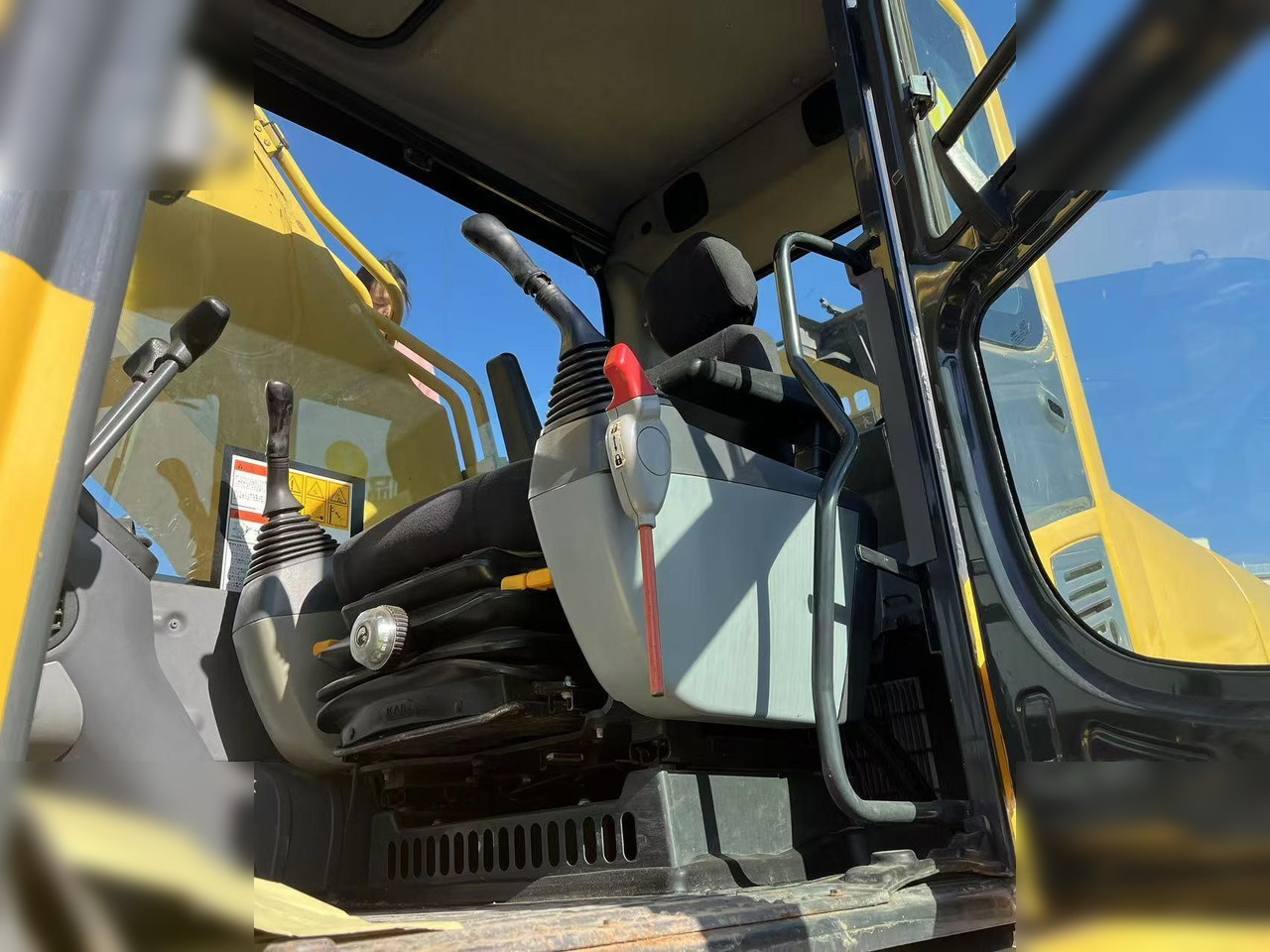 KOMATSU PC400-8R - Bager gusjeničar: slika KOMATSU PC400-8R - Bager gusjeničar KOMATSU PC400-8R - Bager gusjeničar: slika KOMATSU PC400-8R - Bager gusjeničar