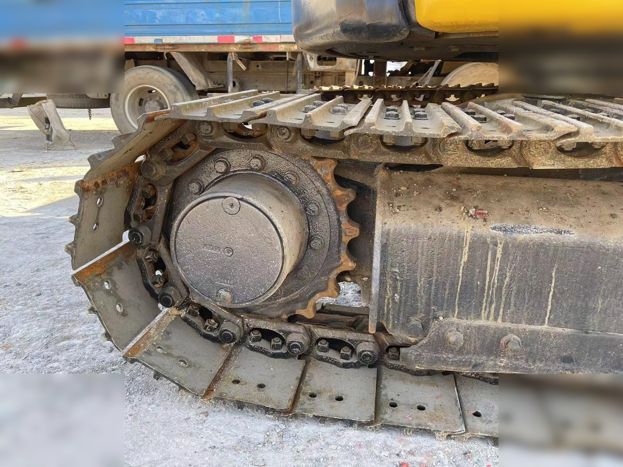 KOMATSU PC55MR-2 - Mini bager: slika KOMATSU PC55MR-2 - Mini bager KOMATSU PC55MR-2 - Mini bager: slika KOMATSU PC55MR-2 - Mini bager