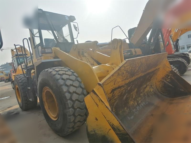 KOMATSU WA320-3 - Utovarivač na kotačima: slika KOMATSU WA320-3 - Utovarivač na kotačima KOMATSU WA320-3 - Utovarivač na kotačima: slika KOMATSU WA320-3 - Utovarivač na kotačima