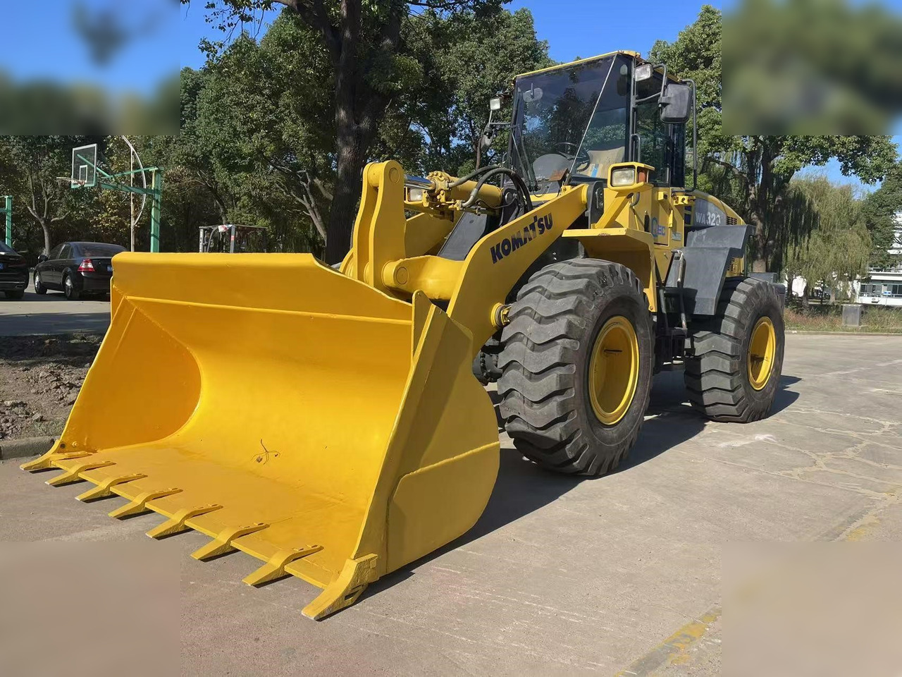 KOMATSU WA320-5 - Utovarivač na kotačima: slika KOMATSU WA320-5 - Utovarivač na kotačima KOMATSU WA320-5 - Utovarivač na kotačima: slika KOMATSU WA320-5 - Utovarivač na kotačima