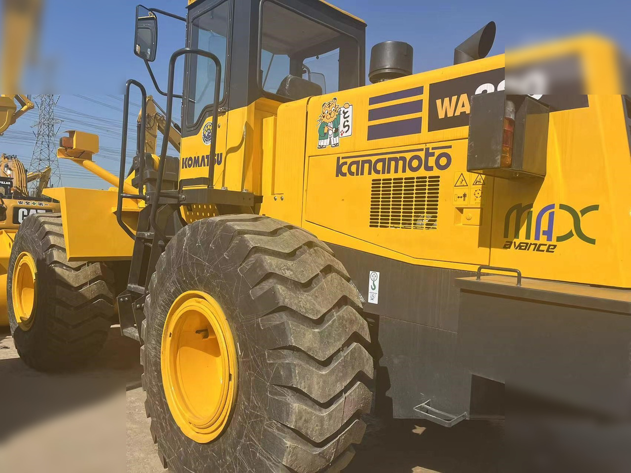 KOMATSU WA380-3 - Utovarivač na kotačima: slika KOMATSU WA380-3 - Utovarivač na kotačima KOMATSU WA380-3 - Utovarivač na kotačima: slika KOMATSU WA380-3 - Utovarivač na kotačima