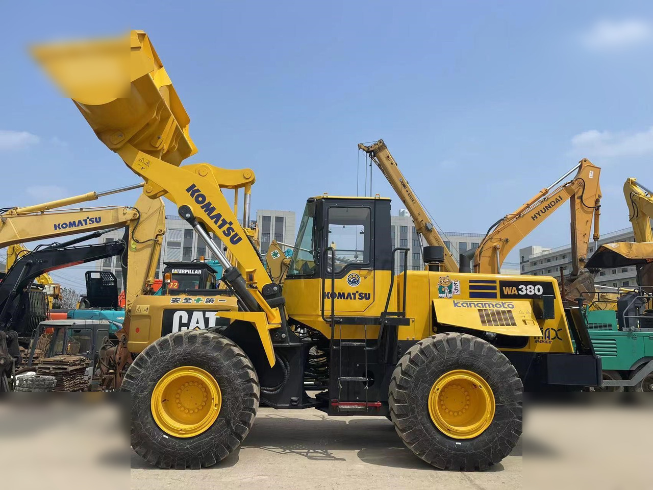 KOMATSU WA380-3 - Utovarivač na kotačima: slika KOMATSU WA380-3 - Utovarivač na kotačima KOMATSU WA380-3 - Utovarivač na kotačima: slika KOMATSU WA380-3 - Utovarivač na kotačima