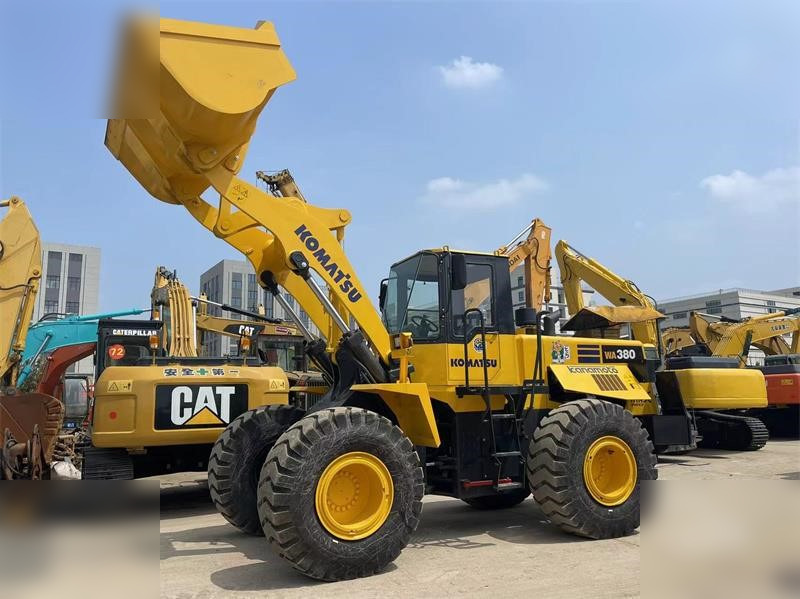 KOMATSU WA380-3 - Utovarivač na kotačima: slika KOMATSU WA380-3 - Utovarivač na kotačima KOMATSU WA380-3 - Utovarivač na kotačima: slika KOMATSU WA380-3 - Utovarivač na kotačima