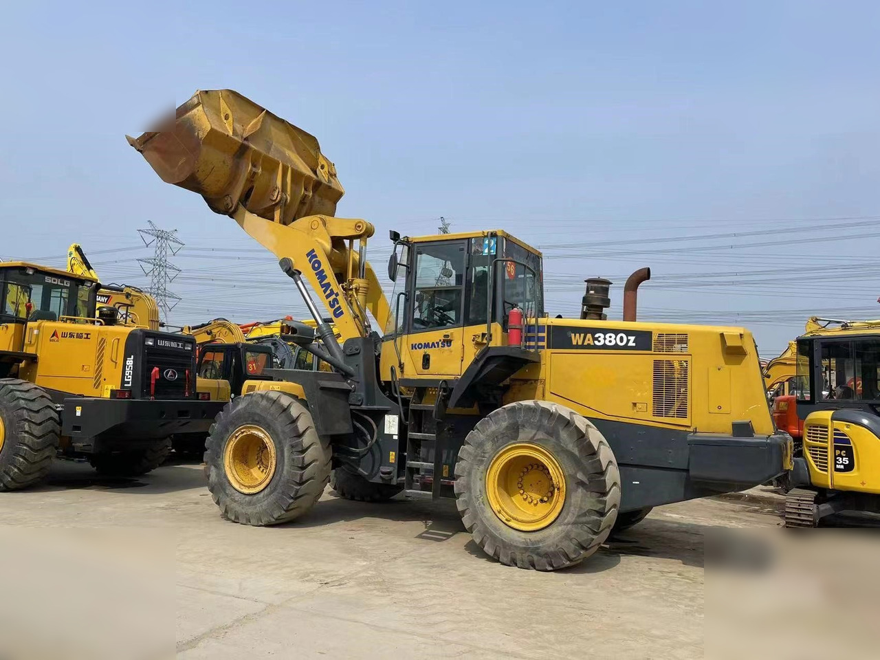 KOMATSU WA380Z-6 - Utovarivač na kotačima: slika KOMATSU WA380Z-6 - Utovarivač na kotačima KOMATSU WA380Z-6 - Utovarivač na kotačima: slika KOMATSU WA380Z-6 - Utovarivač na kotačima