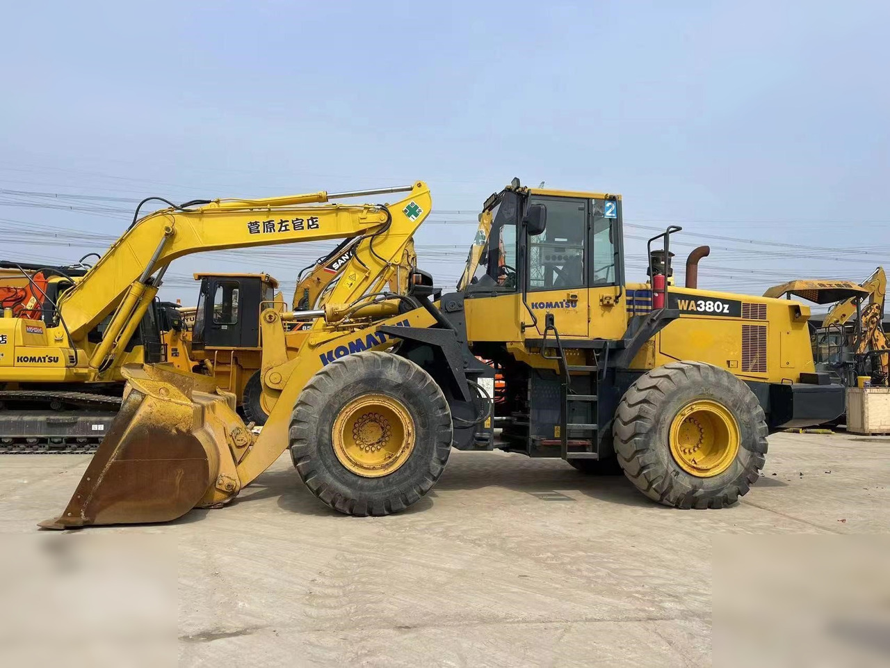 KOMATSU WA380Z-6 - Utovarivač na kotačima: slika KOMATSU WA380Z-6 - Utovarivač na kotačima KOMATSU WA380Z-6 - Utovarivač na kotačima: slika KOMATSU WA380Z-6 - Utovarivač na kotačima