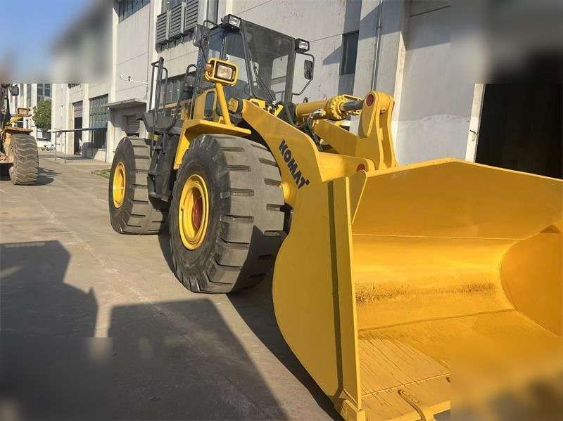 KOMATSU WA470-3 - Utovarivač na kotačima: slika KOMATSU WA470-3 - Utovarivač na kotačima KOMATSU WA470-3 - Utovarivač na kotačima: slika KOMATSU WA470-3 - Utovarivač na kotačima