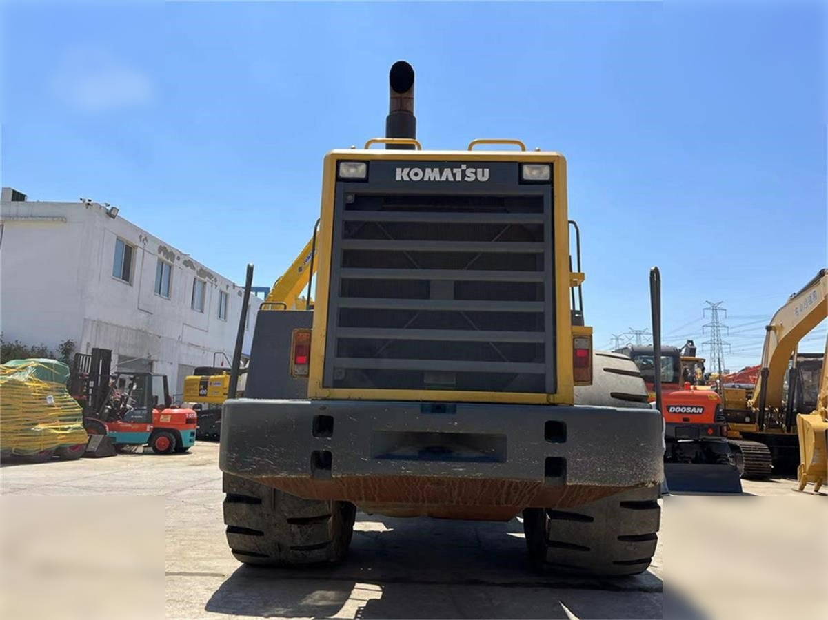 KOMATSU WA600-3 - Utovarivač na kotačima: slika KOMATSU WA600-3 - Utovarivač na kotačima KOMATSU WA600-3 - Utovarivač na kotačima: slika KOMATSU WA600-3 - Utovarivač na kotačima