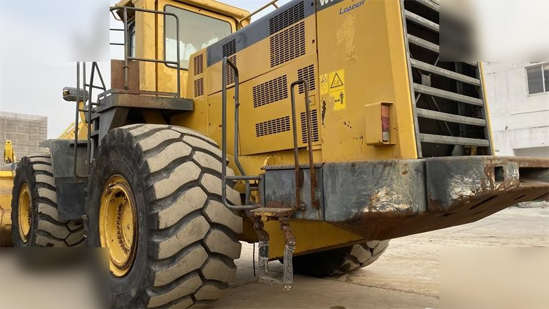 KOMATSU WA600-3 - Utovarivač na kotačima: slika KOMATSU WA600-3 - Utovarivač na kotačima KOMATSU WA600-3 - Utovarivač na kotačima: slika KOMATSU WA600-3 - Utovarivač na kotačima