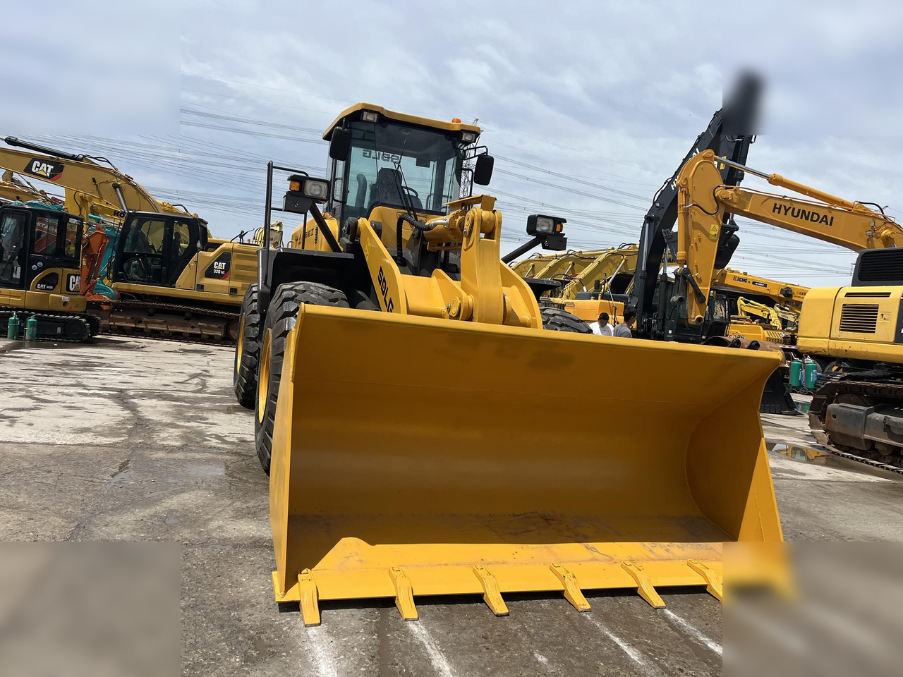 SDLG L958F - Utovarivač na kotačima: slika SDLG L958F - Utovarivač na kotačima SDLG L958F - Utovarivač na kotačima: slika SDLG L958F - Utovarivač na kotačima