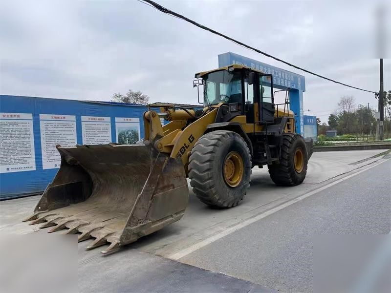 SDLG L968F - Utovarivač na kotačima: slika SDLG L968F - Utovarivač na kotačima SDLG L968F - Utovarivač na kotačima: slika SDLG L968F - Utovarivač na kotačima