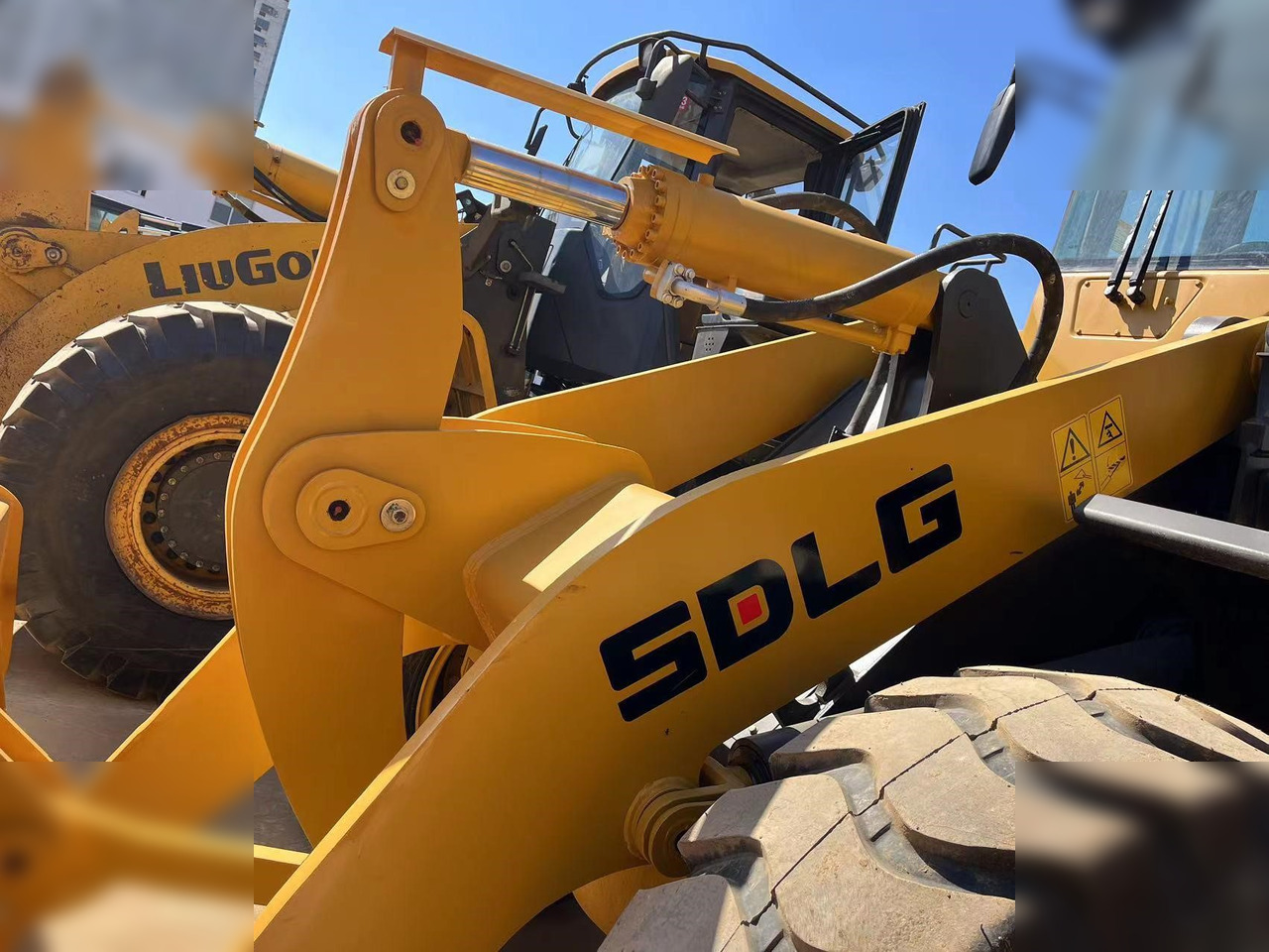 SDLG LG936L - Utovarivač na kotačima: slika SDLG LG936L - Utovarivač na kotačima SDLG LG936L - Utovarivač na kotačima: slika SDLG LG936L - Utovarivač na kotačima