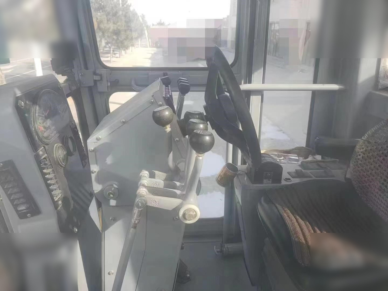 SEM 919 - Grejder: slika SEM 919 - Grejder SEM 919 - Grejder: slika SEM 919 - Grejder