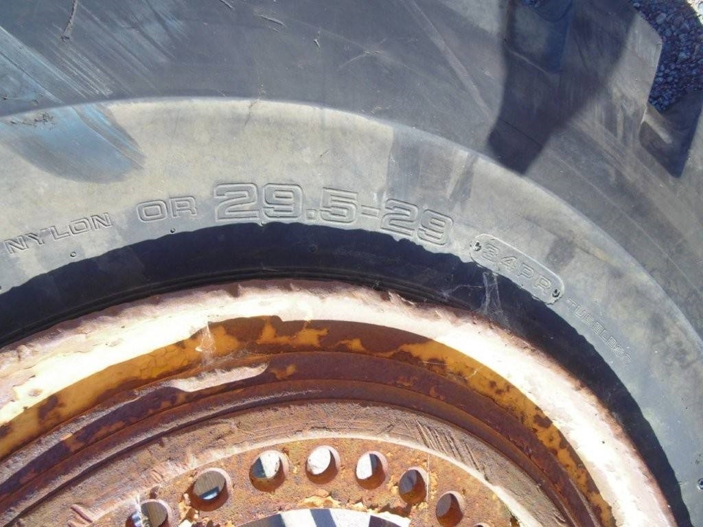 Däck - Guma za Građevinski strojevi: slika Däck - Guma za Građevinski strojevi Däck - Guma za Građevinski strojevi: slika Däck - Guma za Građevinski strojevi