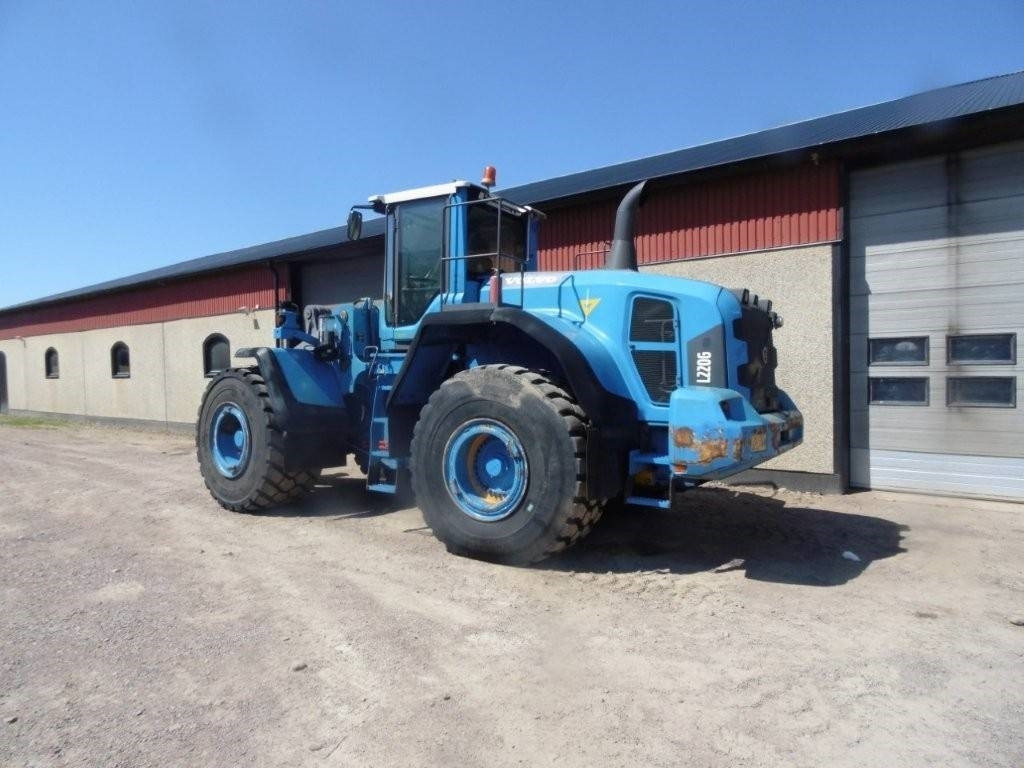 Volvo L 220 G - Utovarivač na kotačima: slika Volvo L 220 G - Utovarivač na kotačima Volvo L 220 G - Utovarivač na kotačima: slika Volvo L 220 G - Utovarivač na kotačima