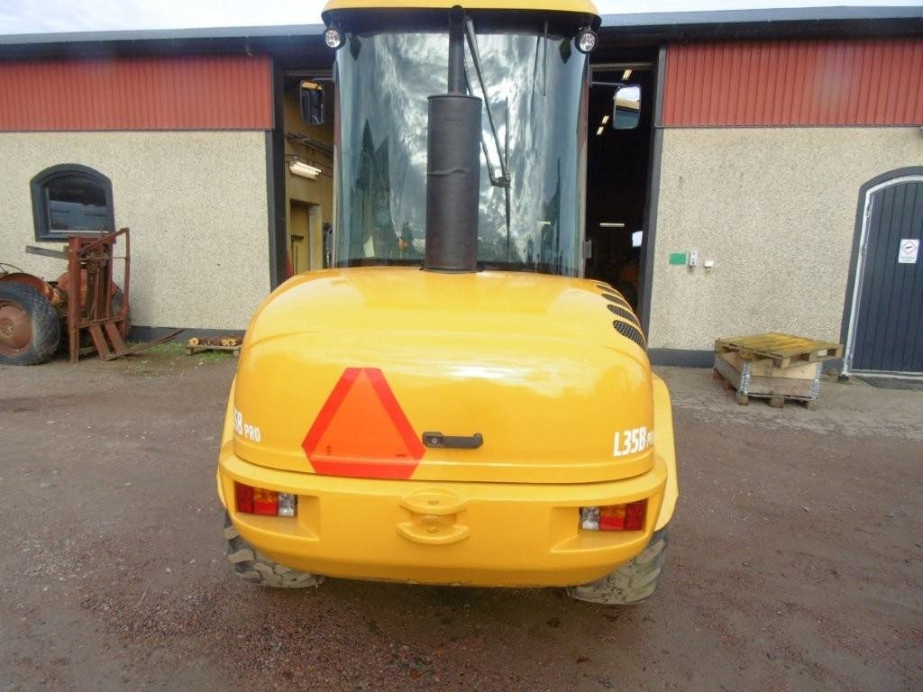 Volvo L 35 - Utovarivač na kotačima: slika Volvo L 35 - Utovarivač na kotačima Volvo L 35 - Utovarivač na kotačima: slika Volvo L 35 - Utovarivač na kotačima