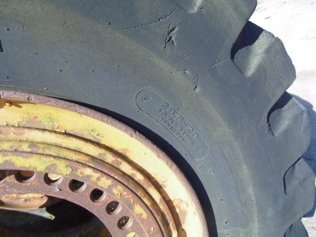 Däck - Guma za Građevinski strojevi: slika däck - Guma za Građevinski strojevi Däck - Guma za Građevinski strojevi: slika däck - Guma za Građevinski strojevi