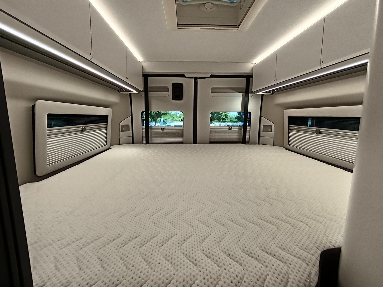 Kamp kombi Adria Twin Edition 640 SGX Maxi 132kW*138L KÜHLSCHRANK: slika Kamp kombi Adria Twin Edition 640 SGX Maxi 132kW*138L KÜHLSCHRANK