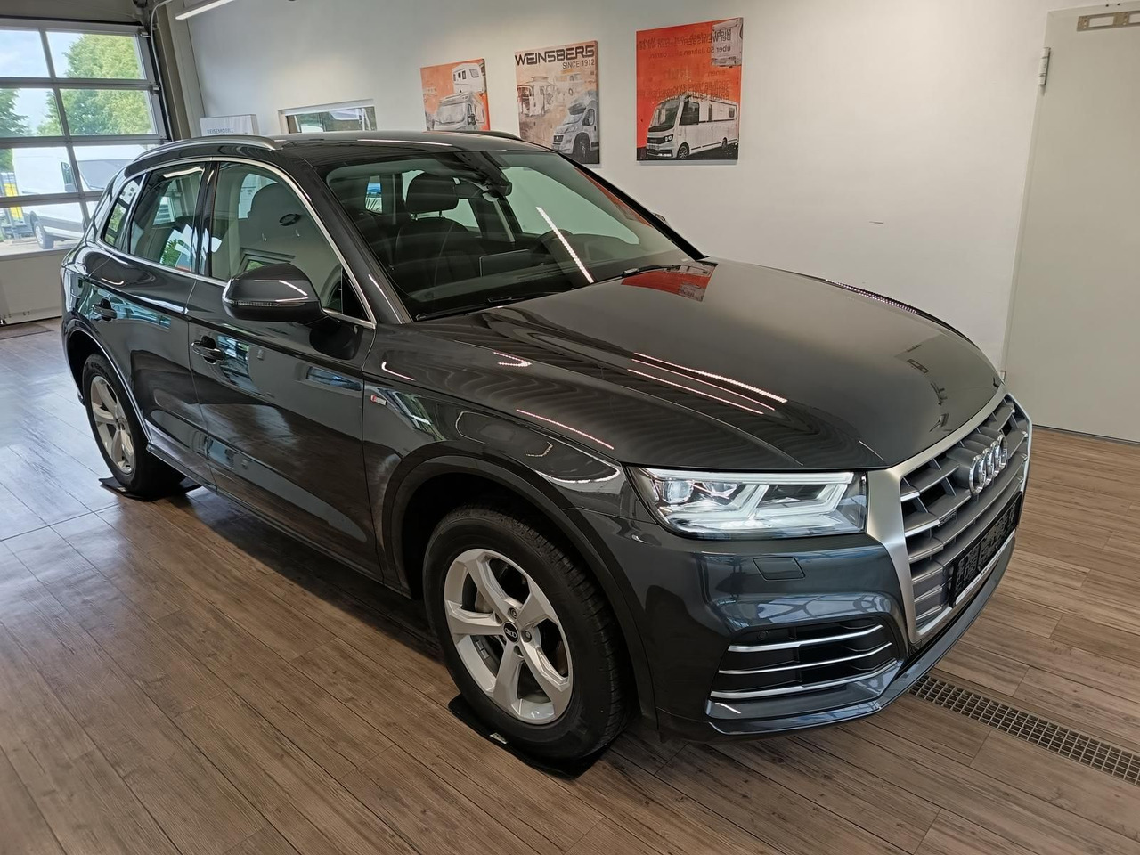 Audi Q5 40 TDI Quattro S-Line*AHK*NAVI*LED*R-KAM*DAB* - SUV: slika Audi Q5 40 TDI Quattro S-Line*AHK*NAVI*LED*R-KAM*DAB* - SUV Audi Q5 40 TDI Quattro S-Line*AHK*NAVI*LED*R-KAM*DAB* - SUV: slika Audi Q5 40 TDI Quattro S-Line*AHK*NAVI*LED*R-KAM*DAB* - SUV