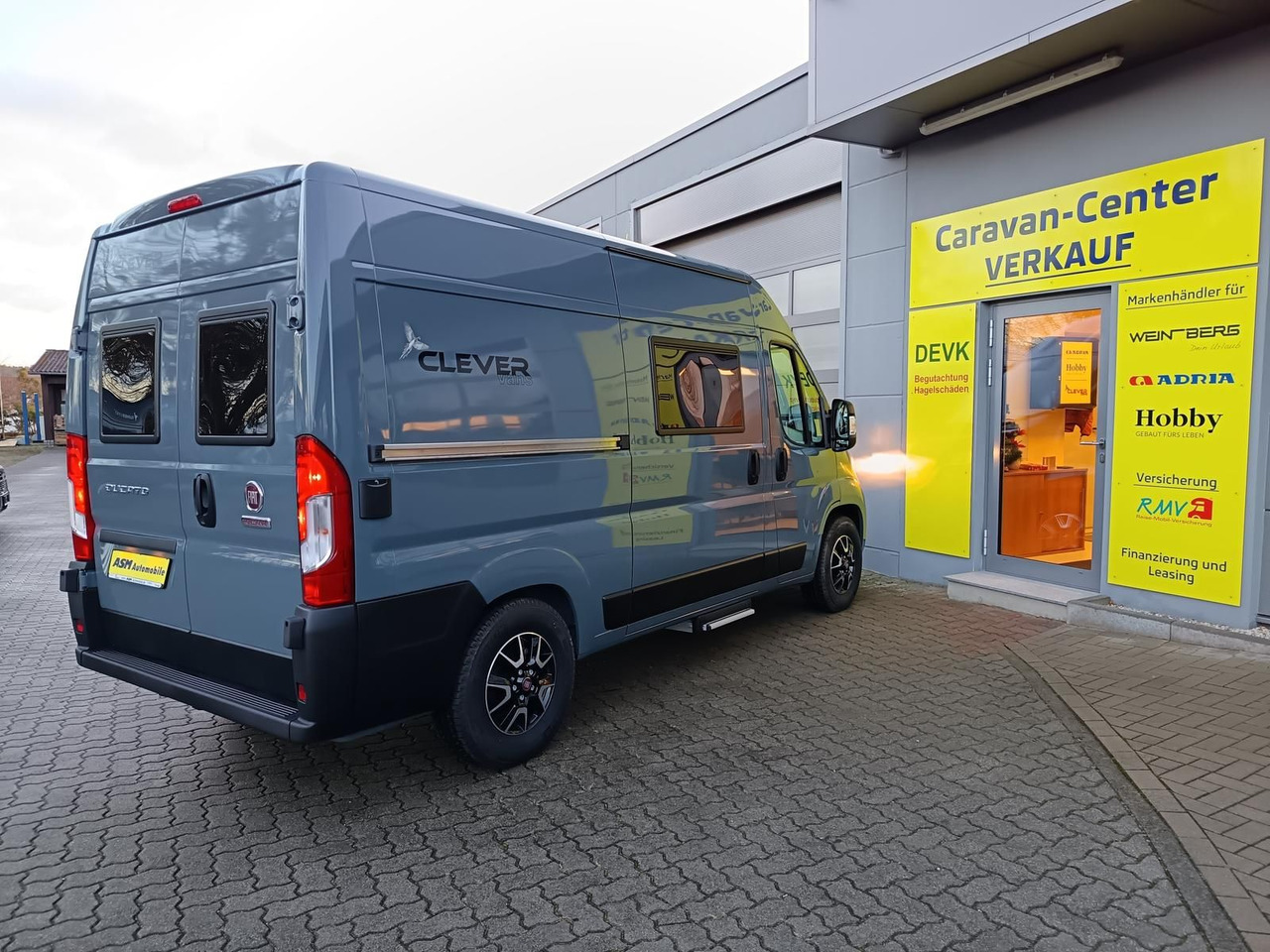 Clever Tour 540*BLACK EDITION*FINAL SALE RABATT*SOFORT* - Kamp kombi: slika Clever Tour 540*BLACK EDITION*FINAL SALE RABATT*SOFORT* - Kamp kombi Clever Tour 540*BLACK EDITION*FINAL SALE RABATT*SOFORT* - Kamp kombi: slika Clever Tour 540*BLACK EDITION*FINAL SALE RABATT*SOFORT* - Kamp kombi