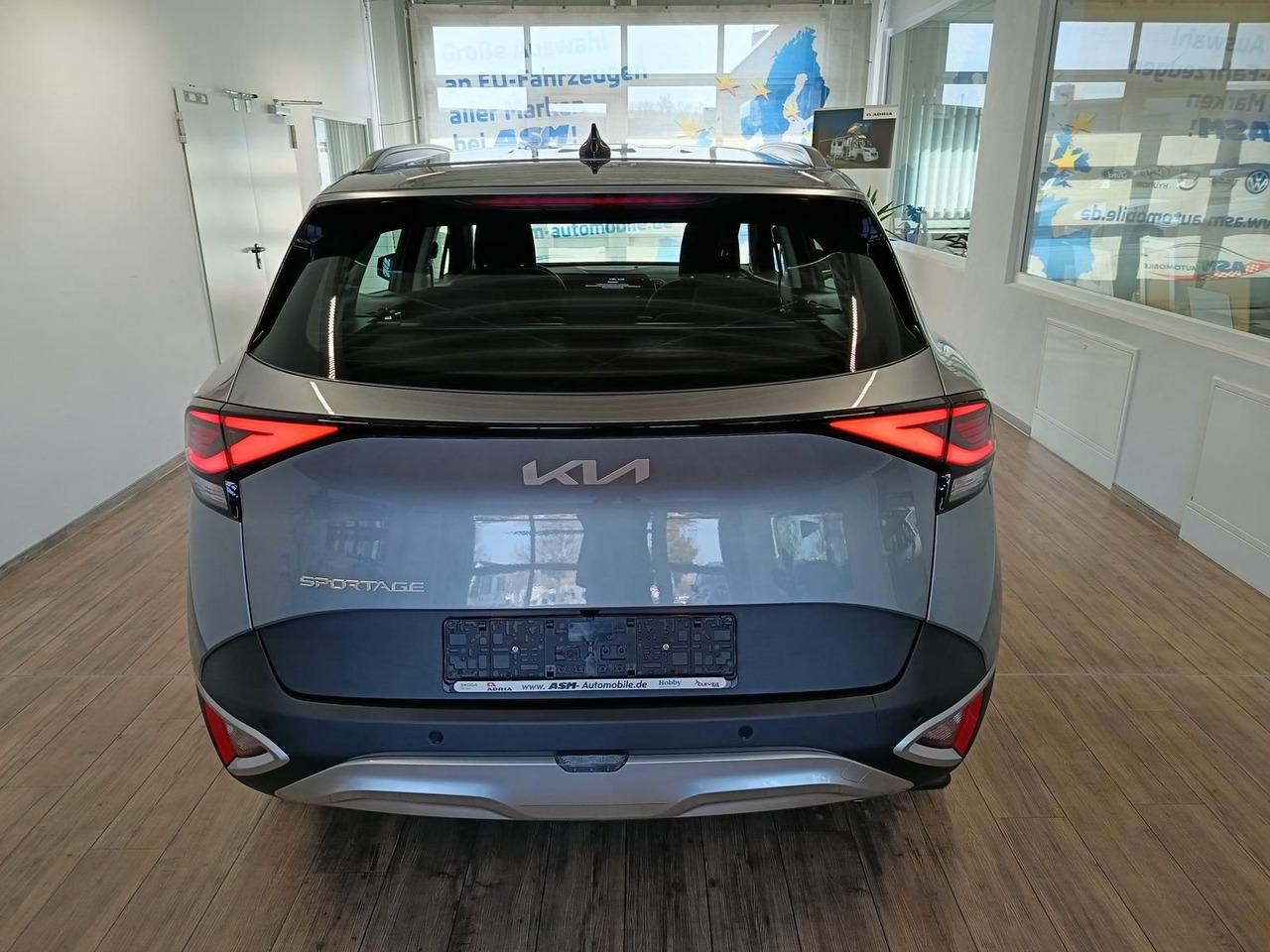 Kia Sportage 1.6 T-GDI DCT Vision*NAVI*LED*R-KAM*DAB - SUV: slika Kia Sportage 1.6 T-GDI DCT Vision*NAVI*LED*R-KAM*DAB - SUV Kia Sportage 1.6 T-GDI DCT Vision*NAVI*LED*R-KAM*DAB - SUV: slika Kia Sportage 1.6 T-GDI DCT Vision*NAVI*LED*R-KAM*DAB - SUV