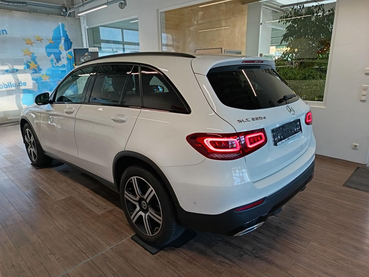Mercedes-Benz GLC 220d AMG Line 4MATIC*AHK*NAVI*LED*R-KAM*DAB* - SUV: slika Mercedes-Benz GLC 220d AMG Line 4MATIC*AHK*NAVI*LED*R-KAM*DAB* - SUV Mercedes-Benz GLC 220d AMG Line 4MATIC*AHK*NAVI*LED*R-KAM*DAB* - SUV: slika Mercedes-Benz GLC 220d AMG Line 4MATIC*AHK*NAVI*LED*R-KAM*DAB* - SUV