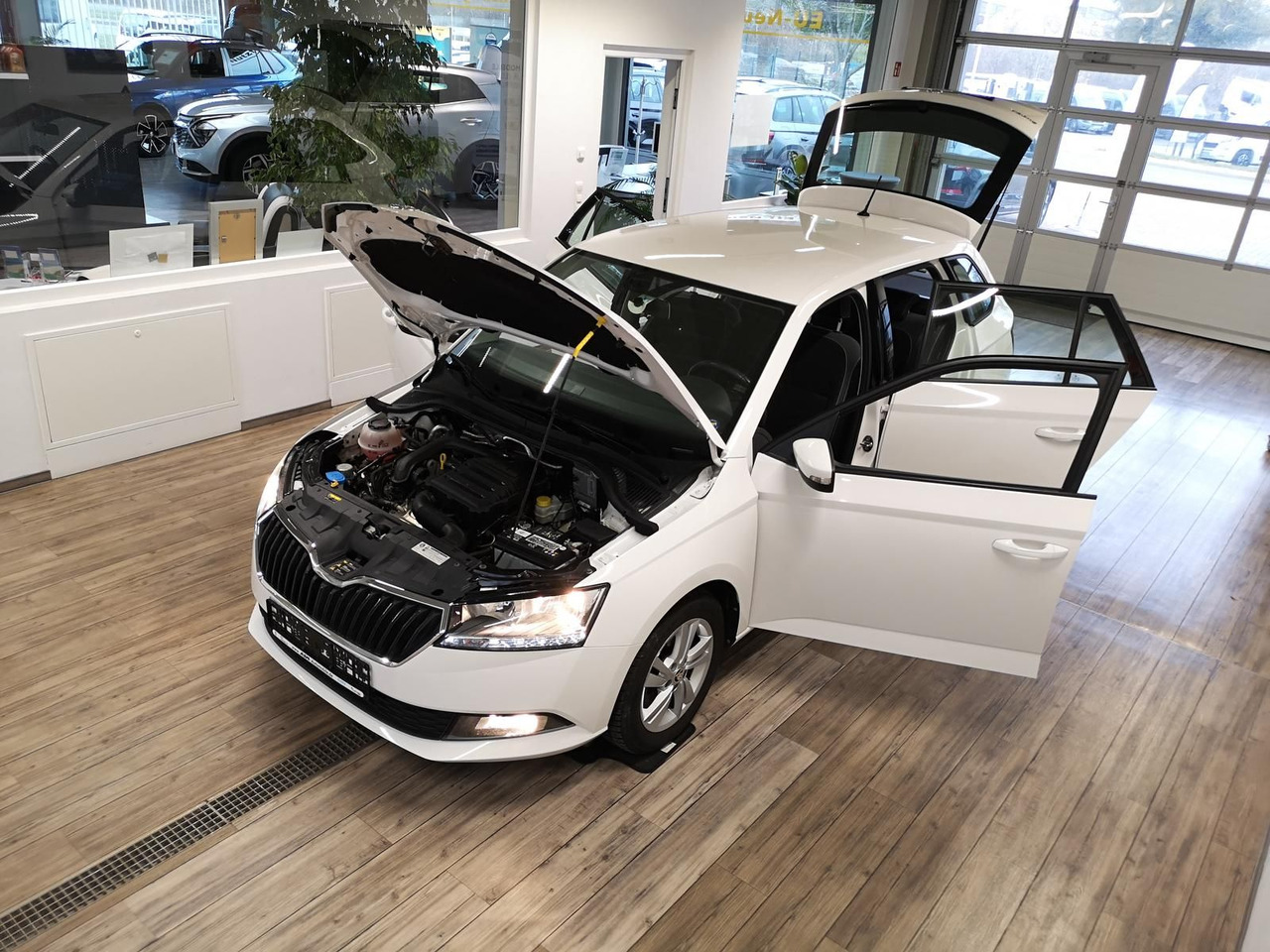 Skoda Fabia Combi Ambition 1.0TSI 81kW+R-KAM+PDC+KLIMA - Automobil: slika Skoda Fabia Combi Ambition 1.0TSI 81kW+R-KAM+PDC+KLIMA - Automobil Skoda Fabia Combi Ambition 1.0TSI 81kW+R-KAM+PDC+KLIMA - Automobil: slika Skoda Fabia Combi Ambition 1.0TSI 81kW+R-KAM+PDC+KLIMA - Automobil