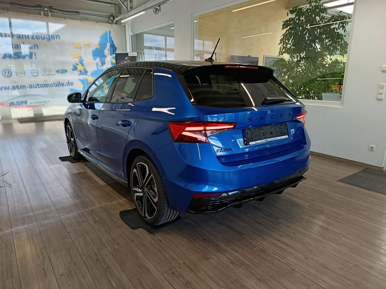 Skoda Fabia Monte Carlo 110 kW DSG*LED*ACC*R-KAM*KESSY - Limuzina: slika Skoda Fabia Monte Carlo 110 kW DSG*LED*ACC*R-KAM*KESSY - Limuzina Skoda Fabia Monte Carlo 110 kW DSG*LED*ACC*R-KAM*KESSY - Limuzina: slika Skoda Fabia Monte Carlo 110 kW DSG*LED*ACC*R-KAM*KESSY - Limuzina