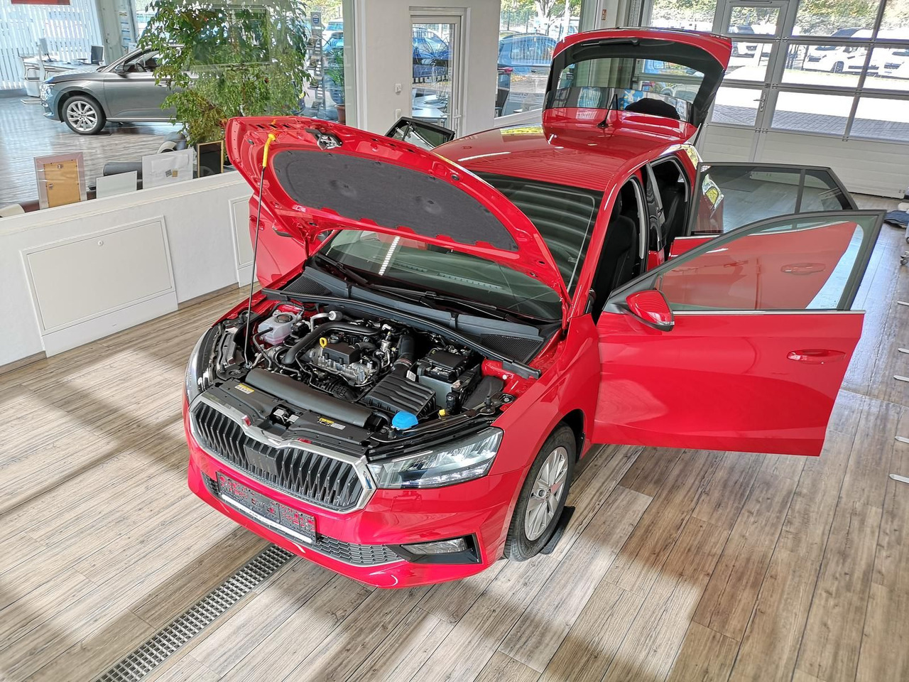 Skoda Fabia Selection 1,0TSIDSG+AHK-VORBER+LED+DAB+SHZ - Limuzina: slika Skoda Fabia Selection 1,0TSIDSG+AHK-VORBER+LED+DAB+SHZ - Limuzina Skoda Fabia Selection 1,0TSIDSG+AHK-VORBER+LED+DAB+SHZ - Limuzina: slika Skoda Fabia Selection 1,0TSIDSG+AHK-VORBER+LED+DAB+SHZ - Limuzina